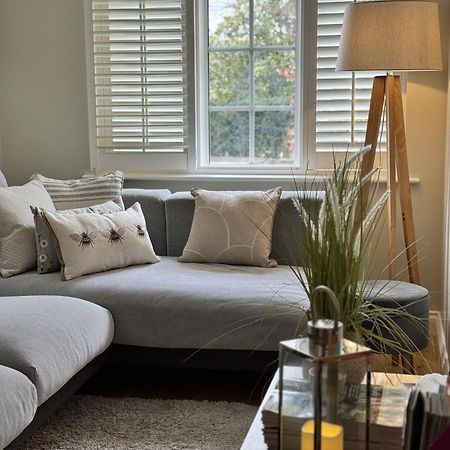 'Bramley Fall Cottage' ' On Site Ev Point - Attached Cottage,3 Separate Bedrooms -1 On Ground Level, Sleeps 6, 2 Bathrooms, Sandy Wittering Beach 8Min Drive, Rural Location, Child Friendly, Small Breed Dog Friendly, Private Parking Chichester Eksteriør bilde