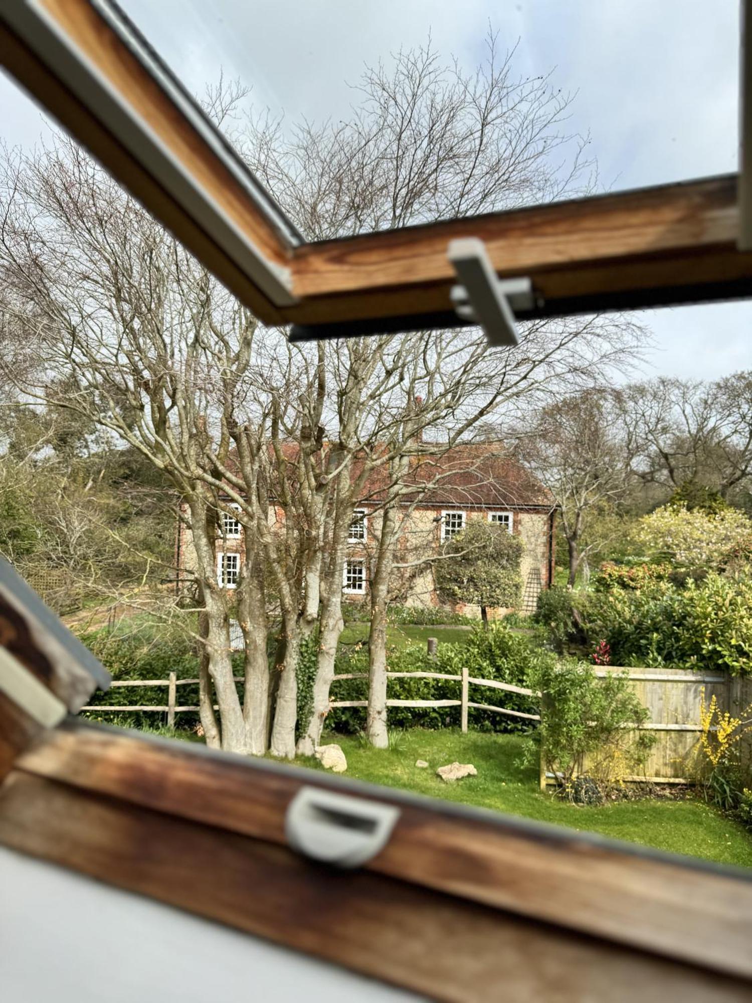 'Bramley Fall Cottage' ' On Site Ev Point - Attached Cottage,3 Separate Bedrooms -1 On Ground Level, Sleeps 6, 2 Bathrooms, Sandy Wittering Beach 8Min Drive, Rural Location, Child Friendly, Small Breed Dog Friendly, Private Parking Chichester Eksteriør bilde